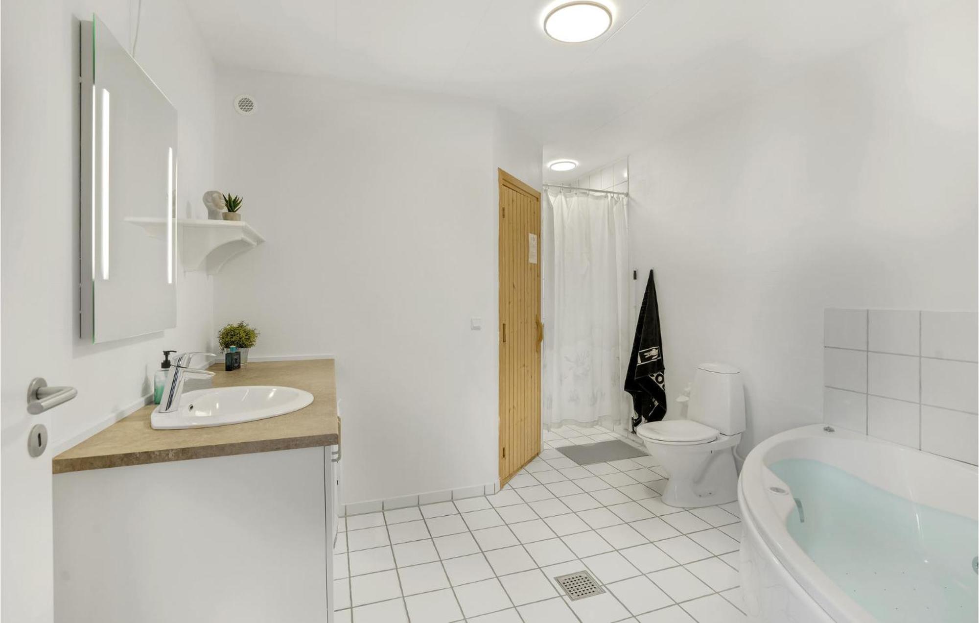 Amazing Home In Hvide Sande With Wifi Bjerregård Eksteriør bilde
