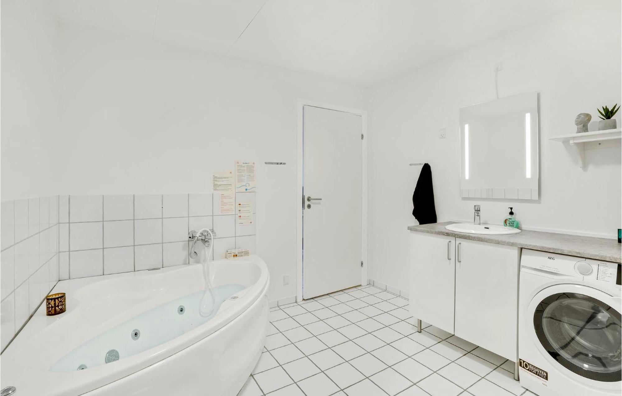 Amazing Home In Hvide Sande With Wifi Bjerregård Eksteriør bilde